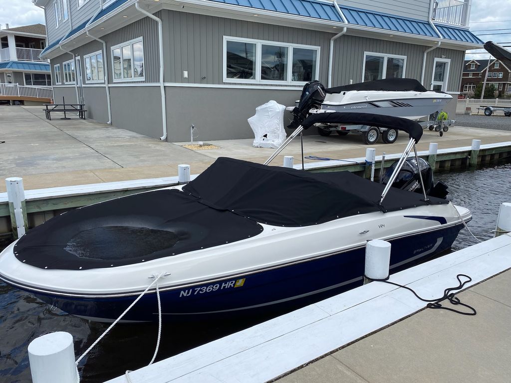 レトロ⑤ 2022 Bayliner VR4 - National Vehicle