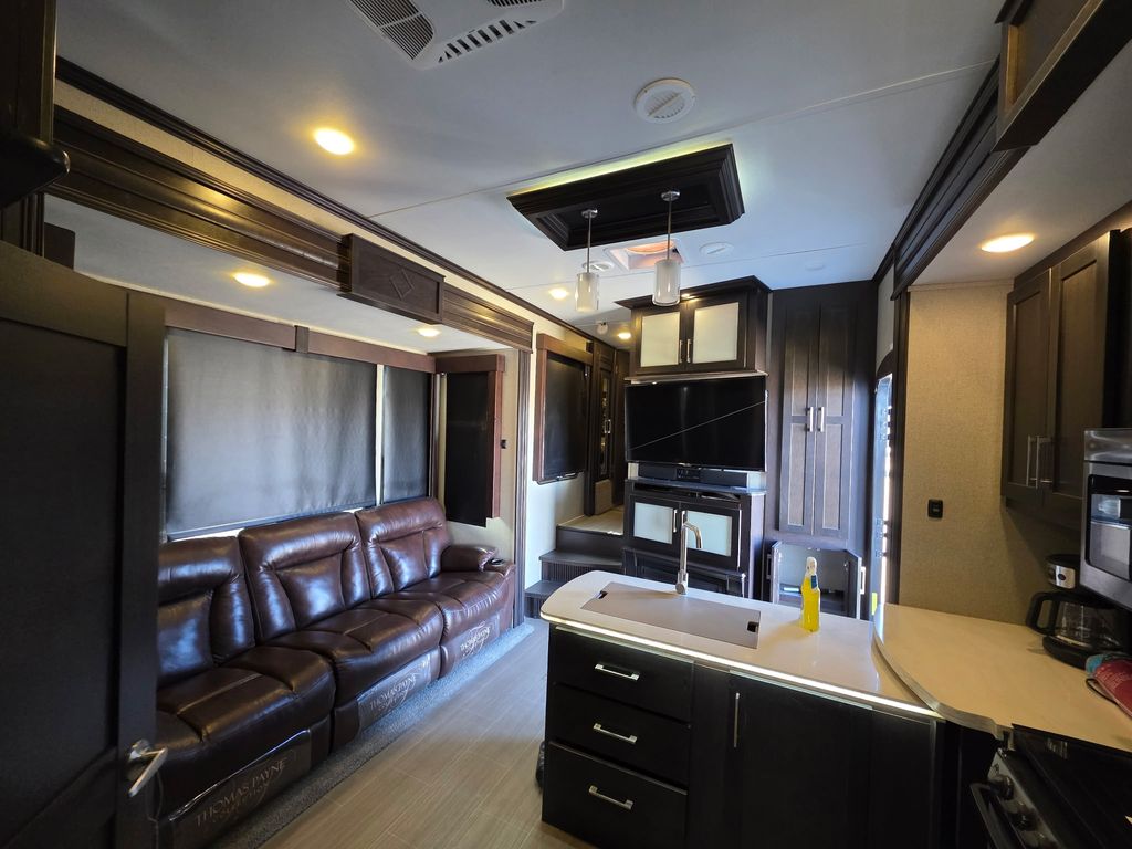 2018 Keystone Raptor 362TS - National Vehicle