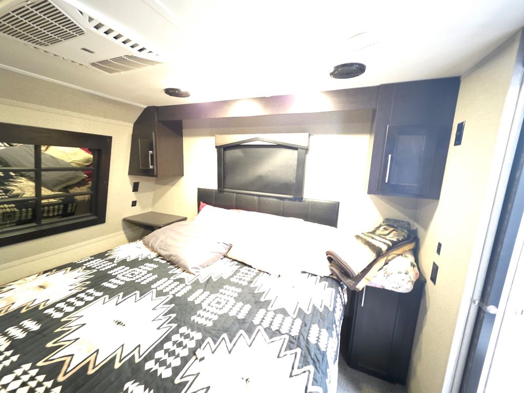 2018 Keystone Raptor 362TS - National Vehicle