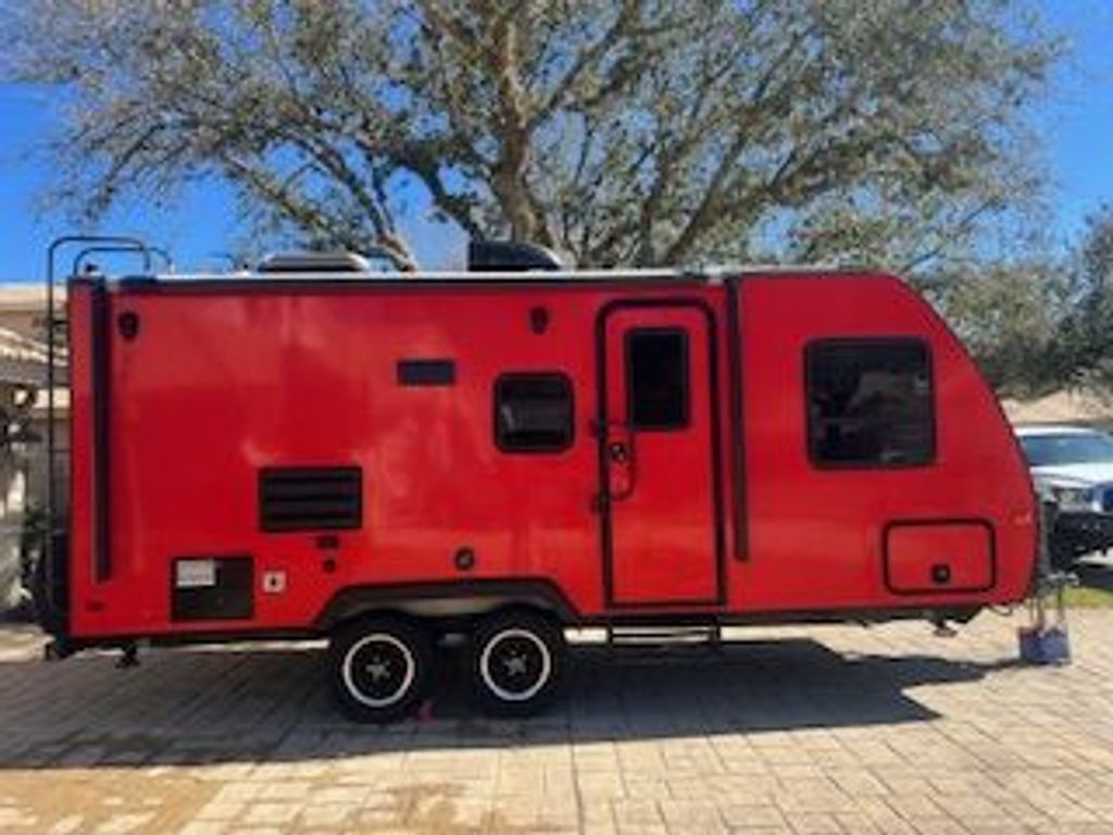 2019 Winnebago Micro Minnie 2106FBS - National Vehicle