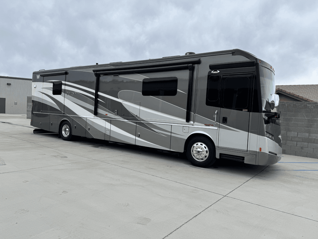 2015 Winnebago Journey 40U - National Vehicle