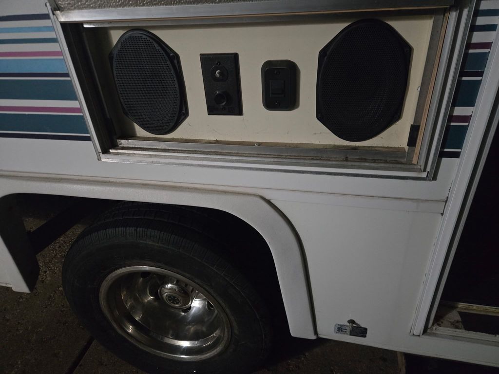 1998 Coachmen Leprechaun 313QB - National Vehicle