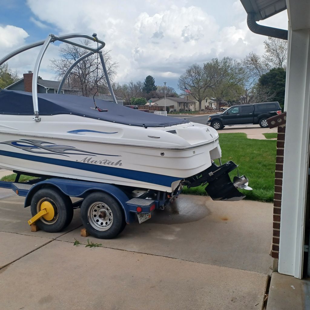 2006 Mariah SE 21 - National Vehicle