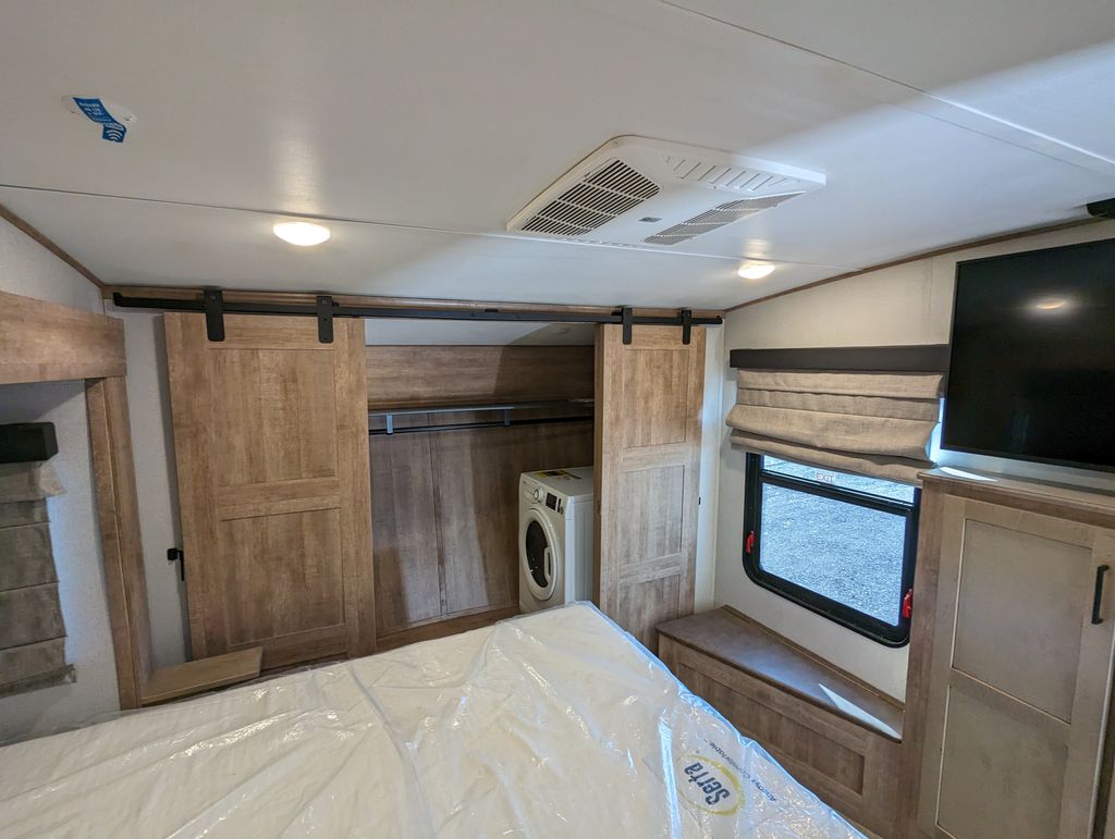 2022 Keystone Arcadia 3660RL - National Vehicle