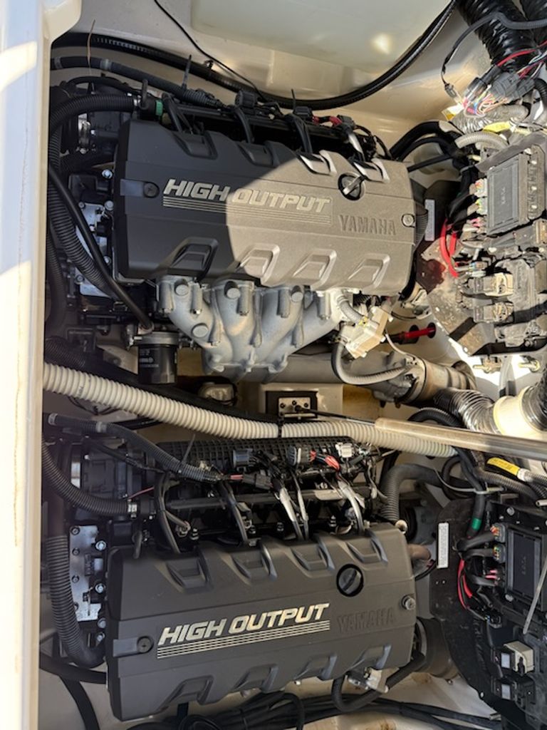 2021 Yamaha Boats 252SE - National Vehicle