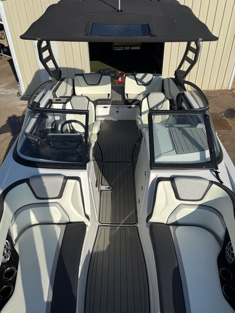 2021 Yamaha Boats 252SE - National Vehicle