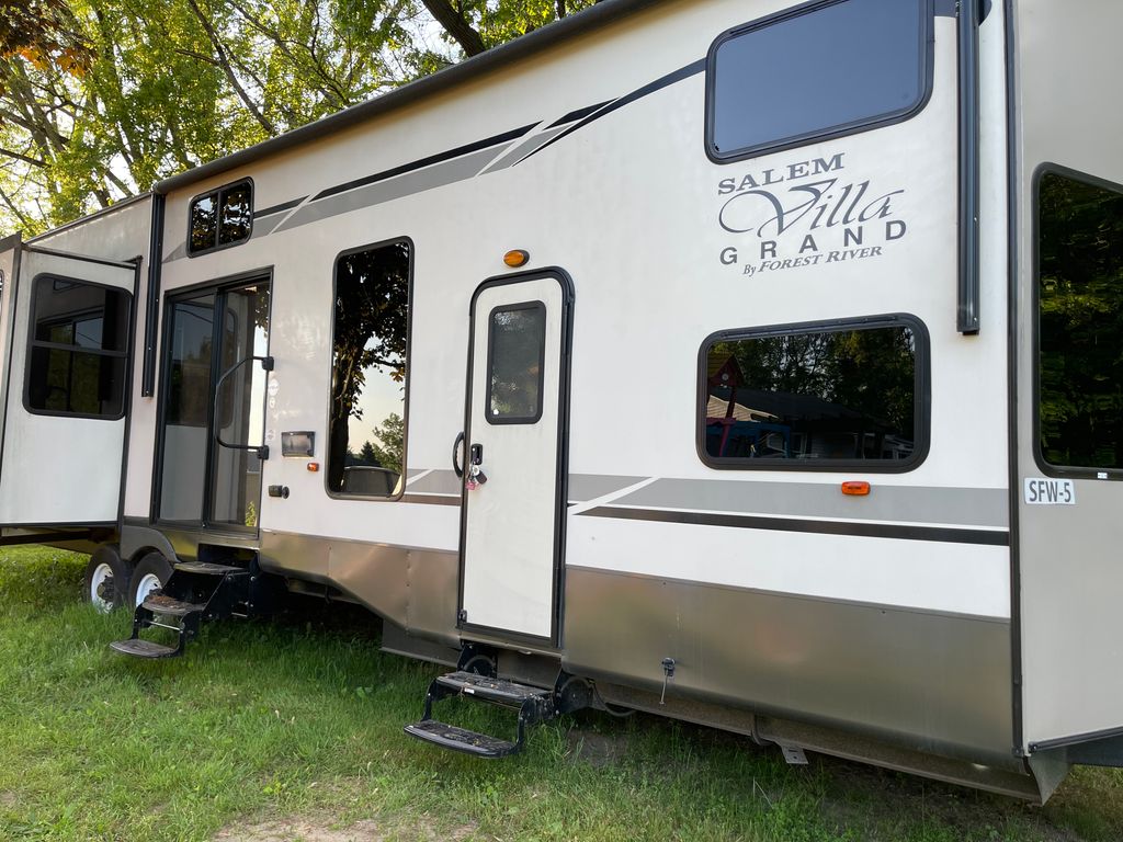 2018 Forest River Salem Grand Villa 42DL - National Vehicle