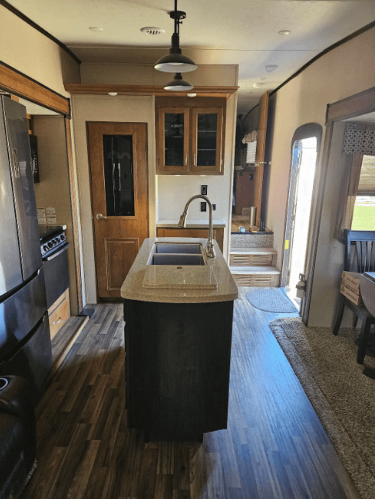 2019 Coachmen Chaparral Lite 285RLS - National Vehicle