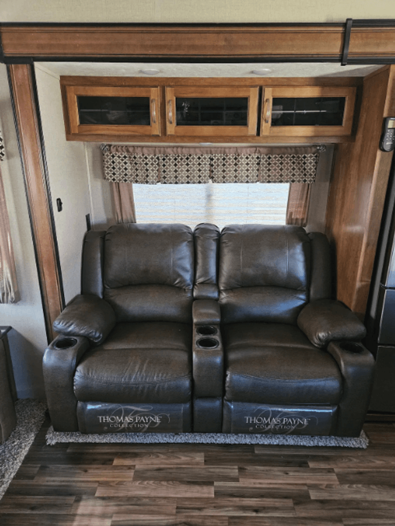 2019 Coachmen Chaparral Lite 285RLS - National Vehicle