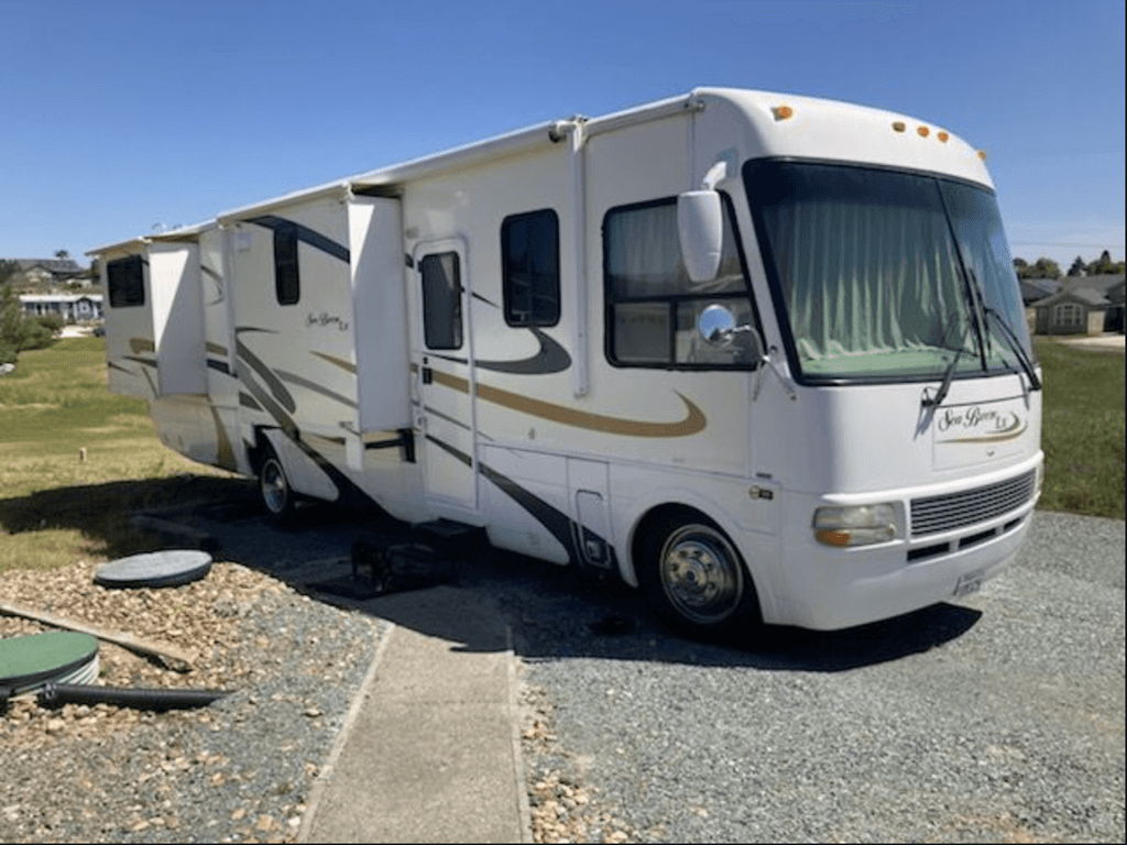 2005 National RV Sea Breeze 8375LX - National Vehicle
