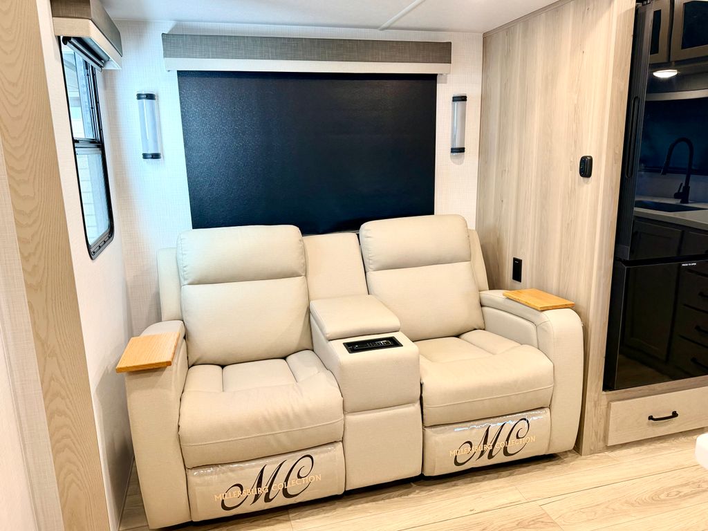 2025 Forest River Rockwood Signature 8263MBR - National Vehicle