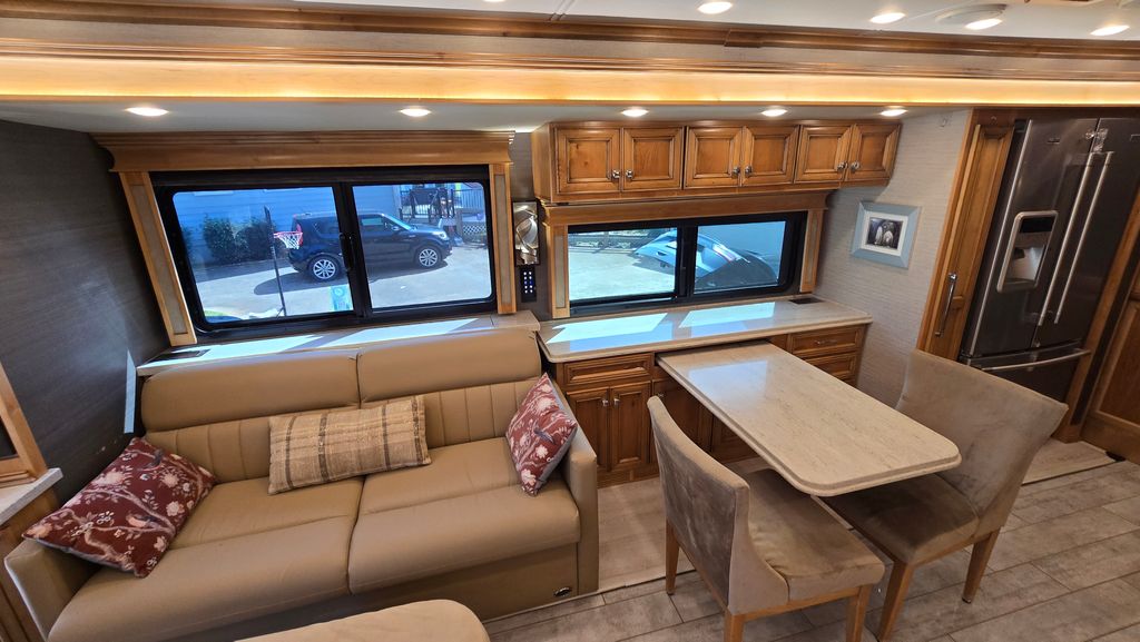 2020 Tiffin Motorhomes Phaeton 40IH - National Vehicle