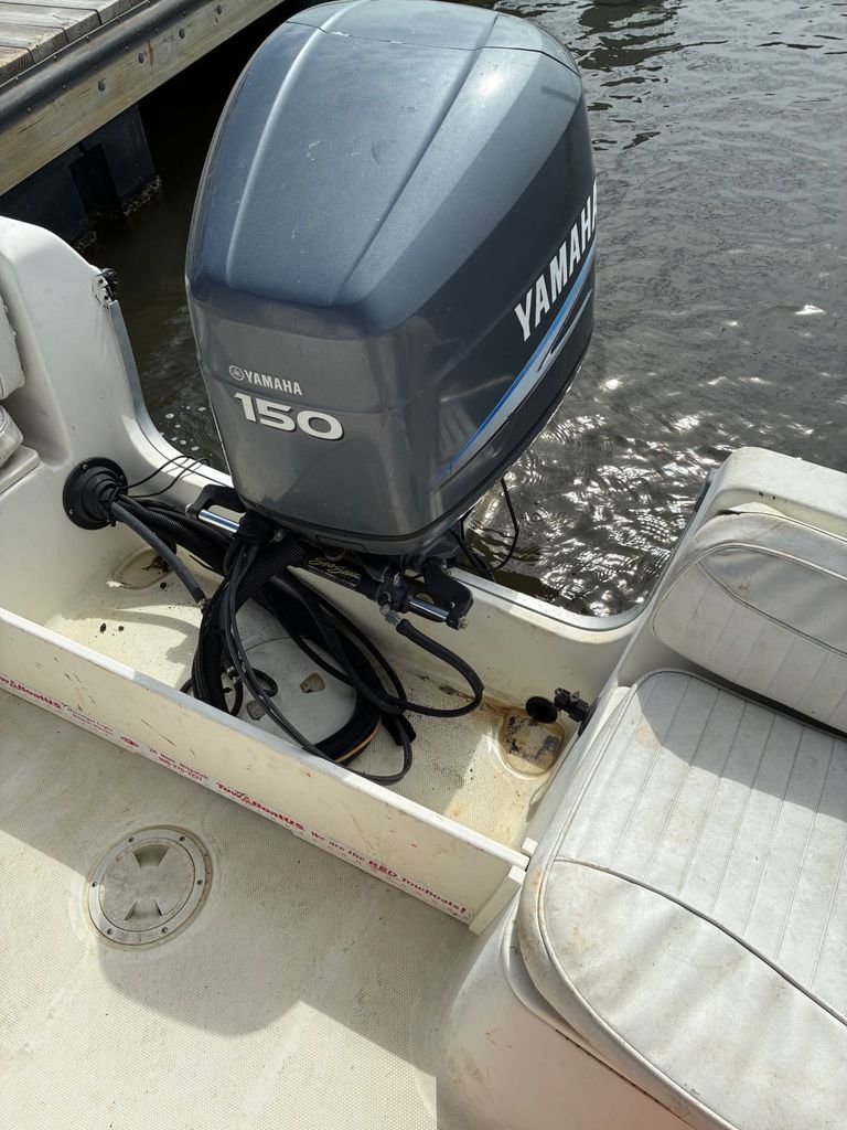 2003 Hydra-Sports 212 CC - National Vehicle