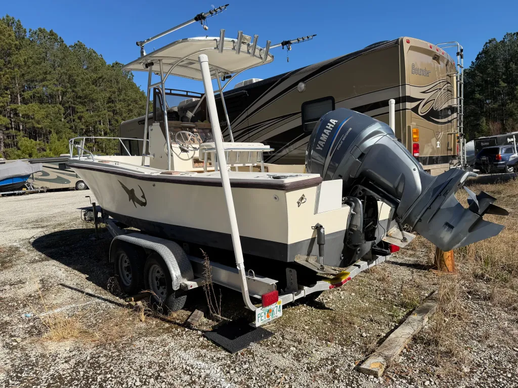 mako 1987 Mako 235 - National Vehicle