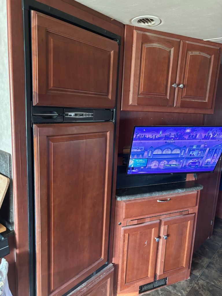 2012 Winnebago Vista LX 35F - National Vehicle