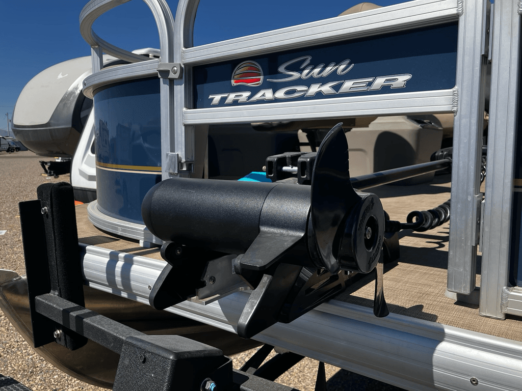 ノース アンド サウス 2023 Sun Tracker Bass Buggy 18 DLX - National Vehicle