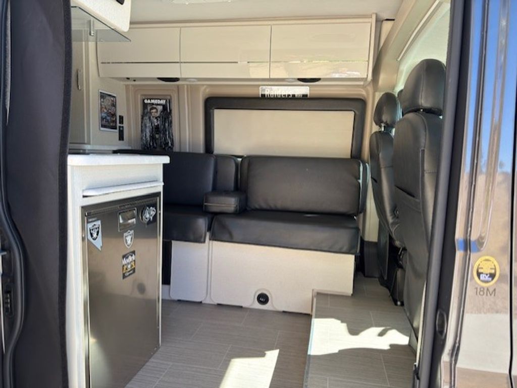 2022 Thor Motor Coach Rize 18M - National Vehicle