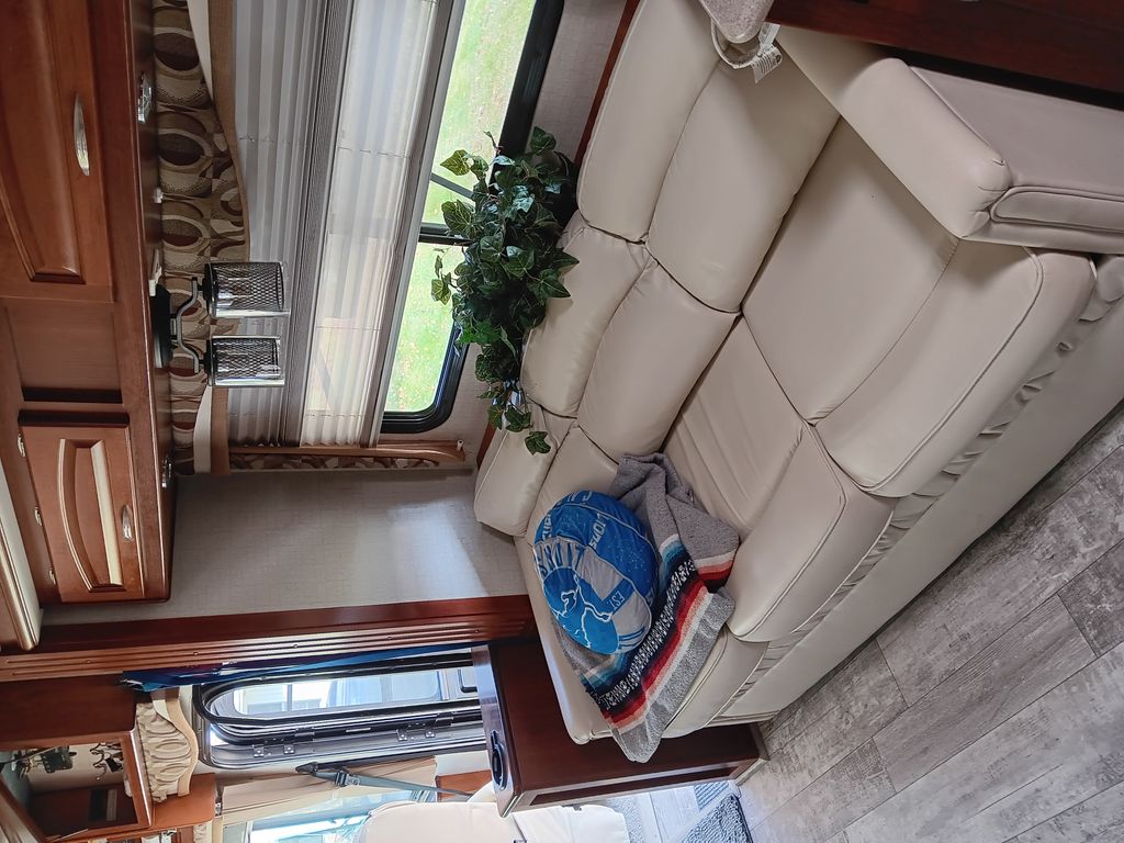 2007 Fleetwood Pace Arrow 38P - National Vehicle