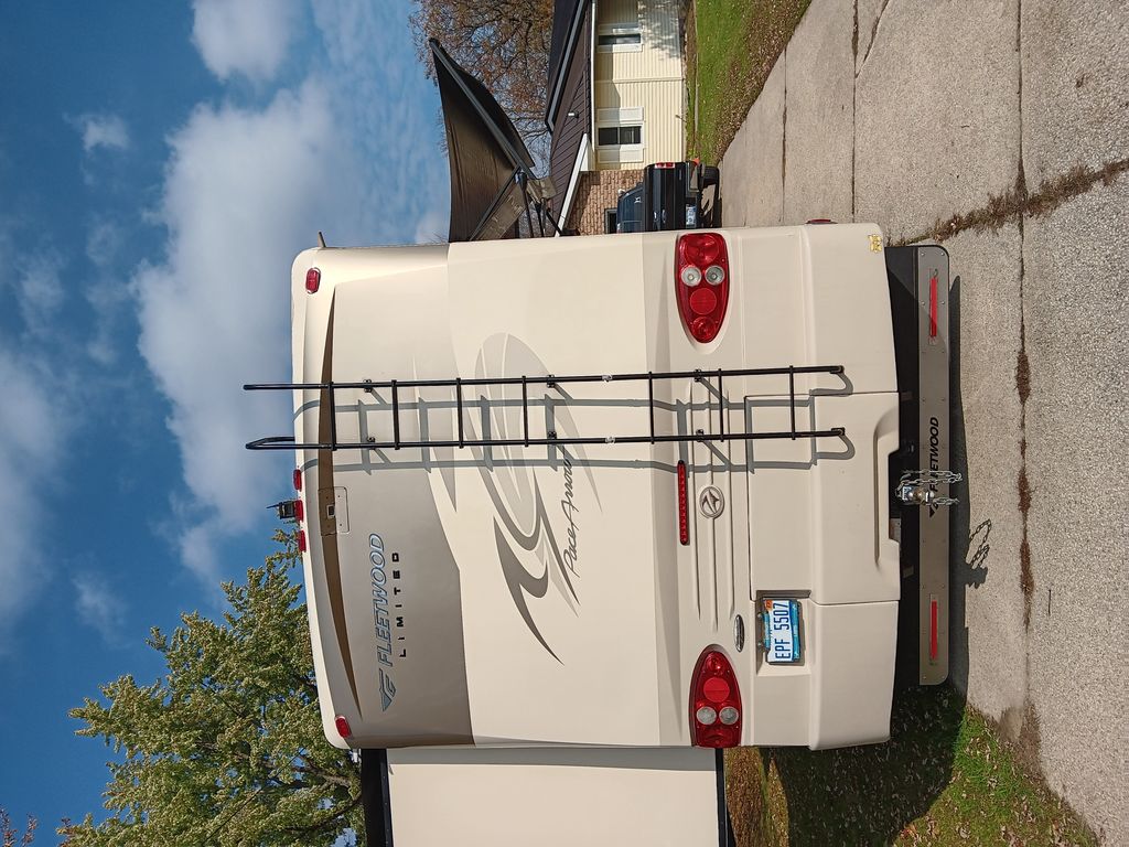 2007 Fleetwood Pace Arrow 38P - National Vehicle