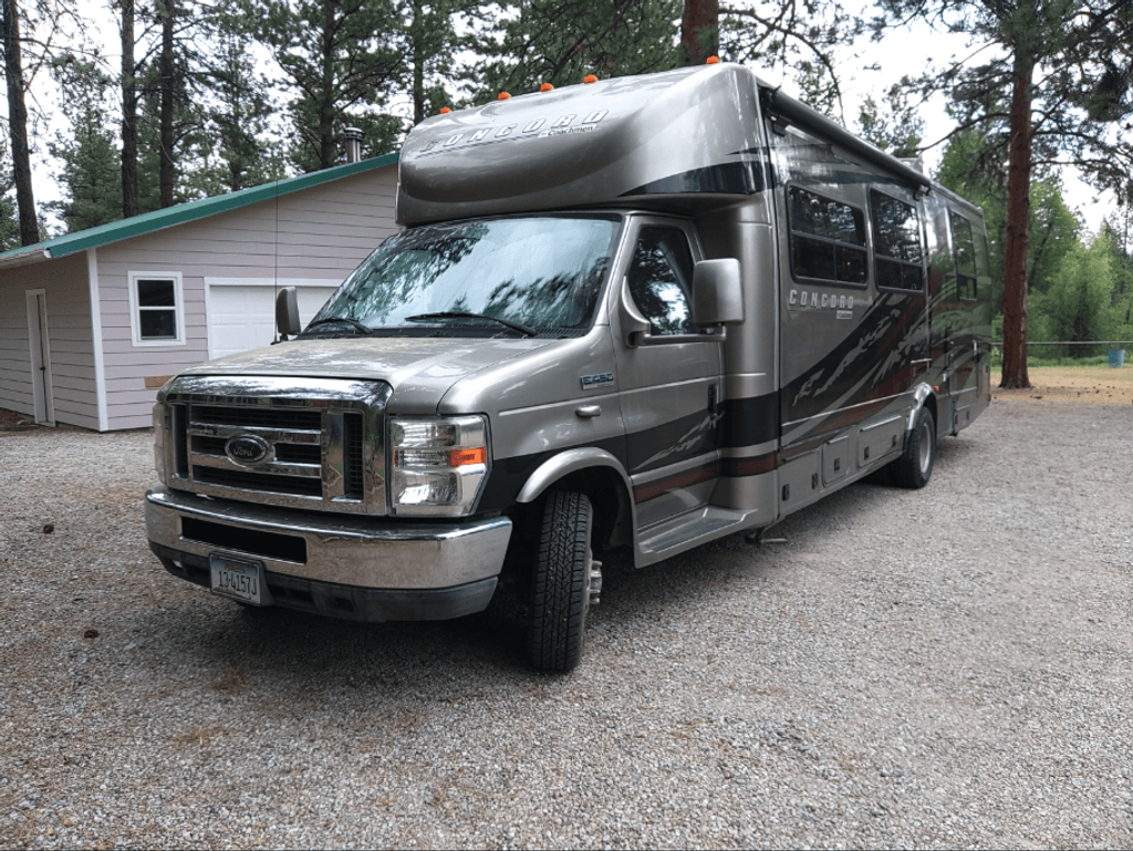 2011 Coachmen Concord 301SS - National Vehicle