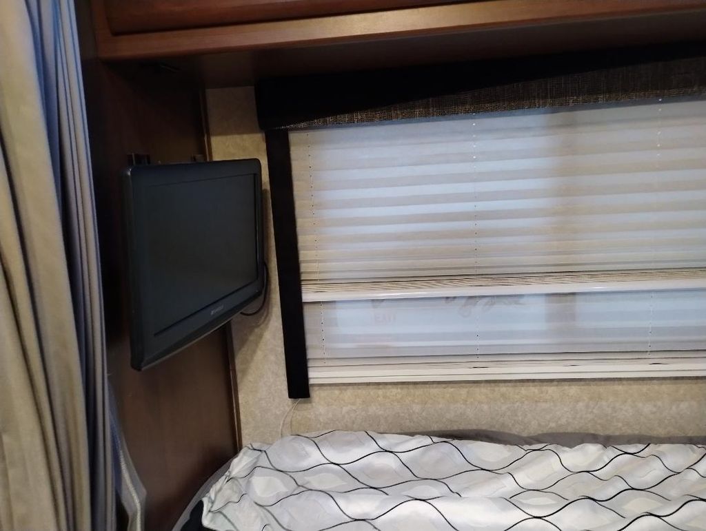 2013 Fleetwood Jamboree Sport 24L - National Vehicle