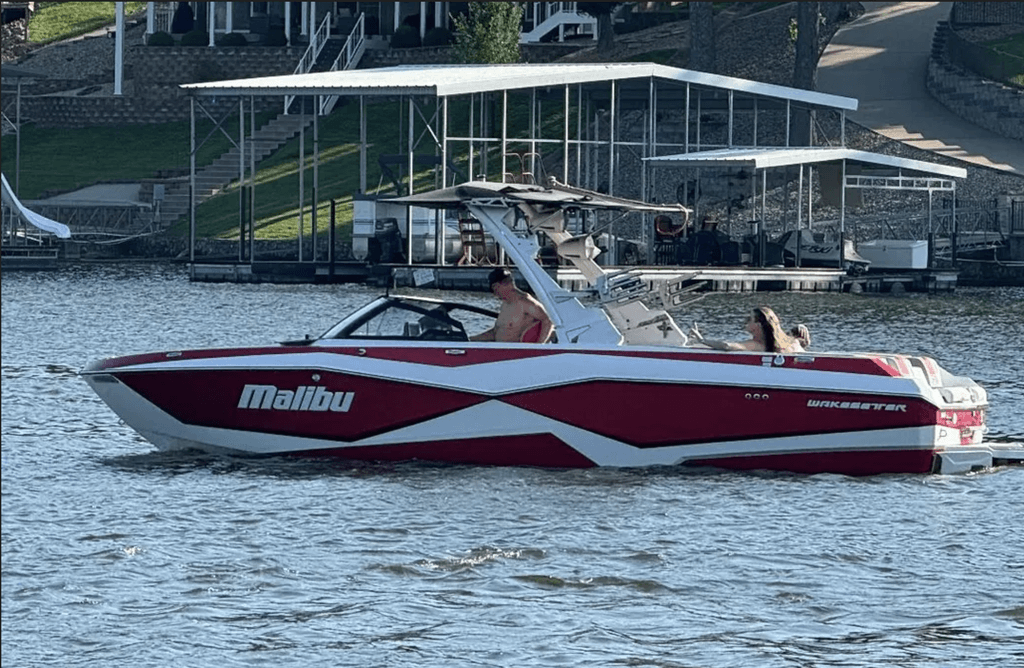 Used 2022 Malibu Wakesetter 25 LSV, 64068 Liberty - Boat Trader