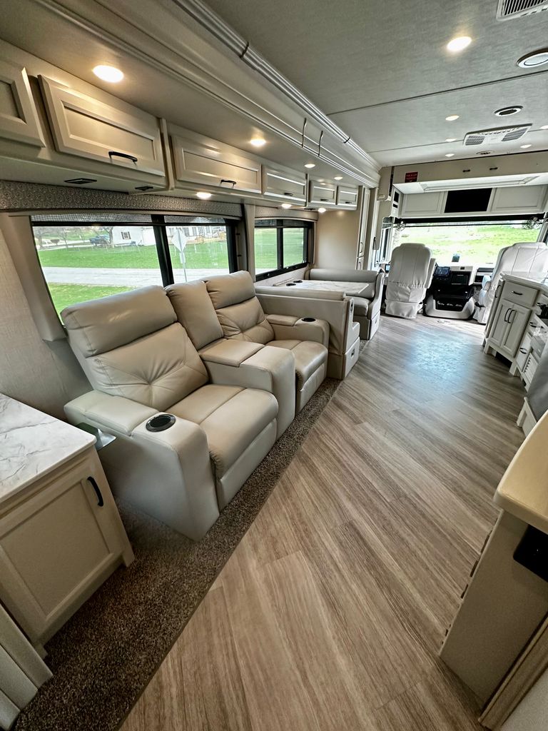2024 Holiday Rambler Vacationer 33C - National Vehicle