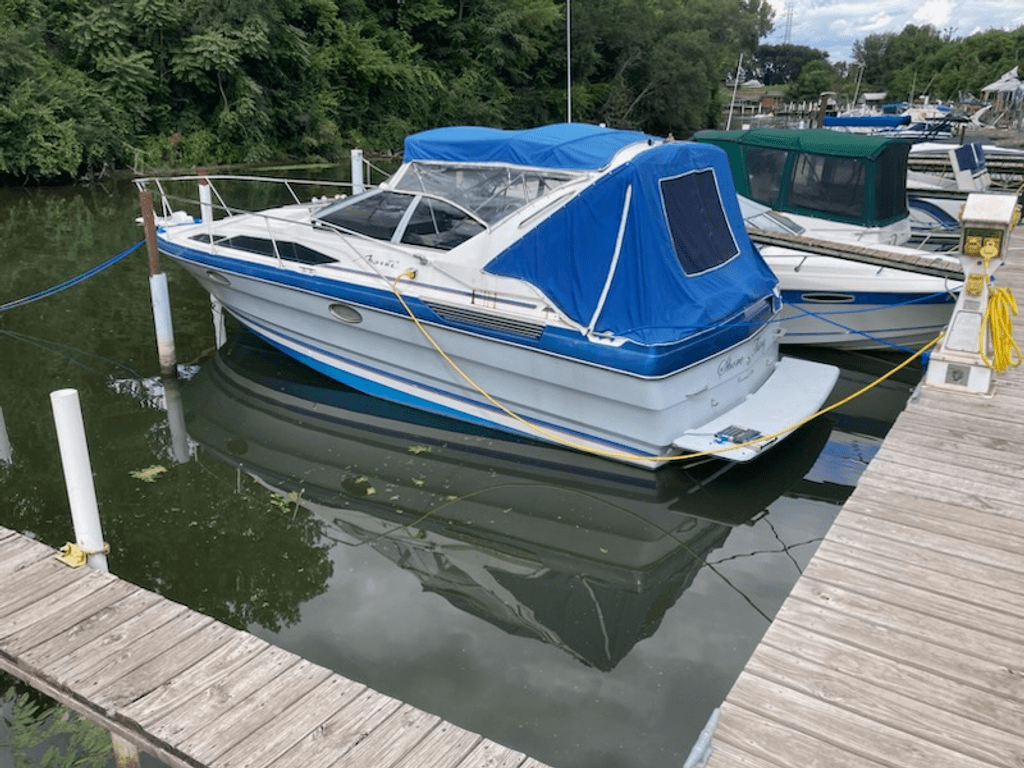 トリプルX 1988 Bayliner Avanti 2955 powerboat for sale