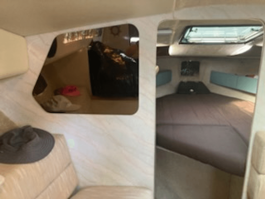 1989 Bayliner Avanti 2955 - National Vehicle