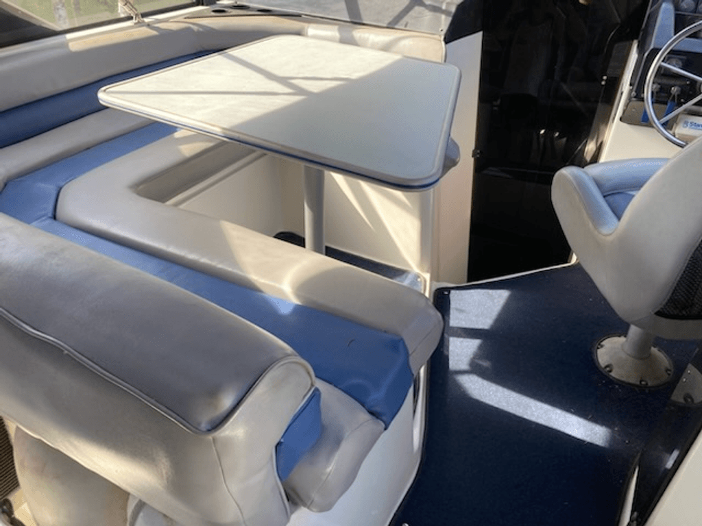 1989 Bayliner Avanti 2955 - National Vehicle