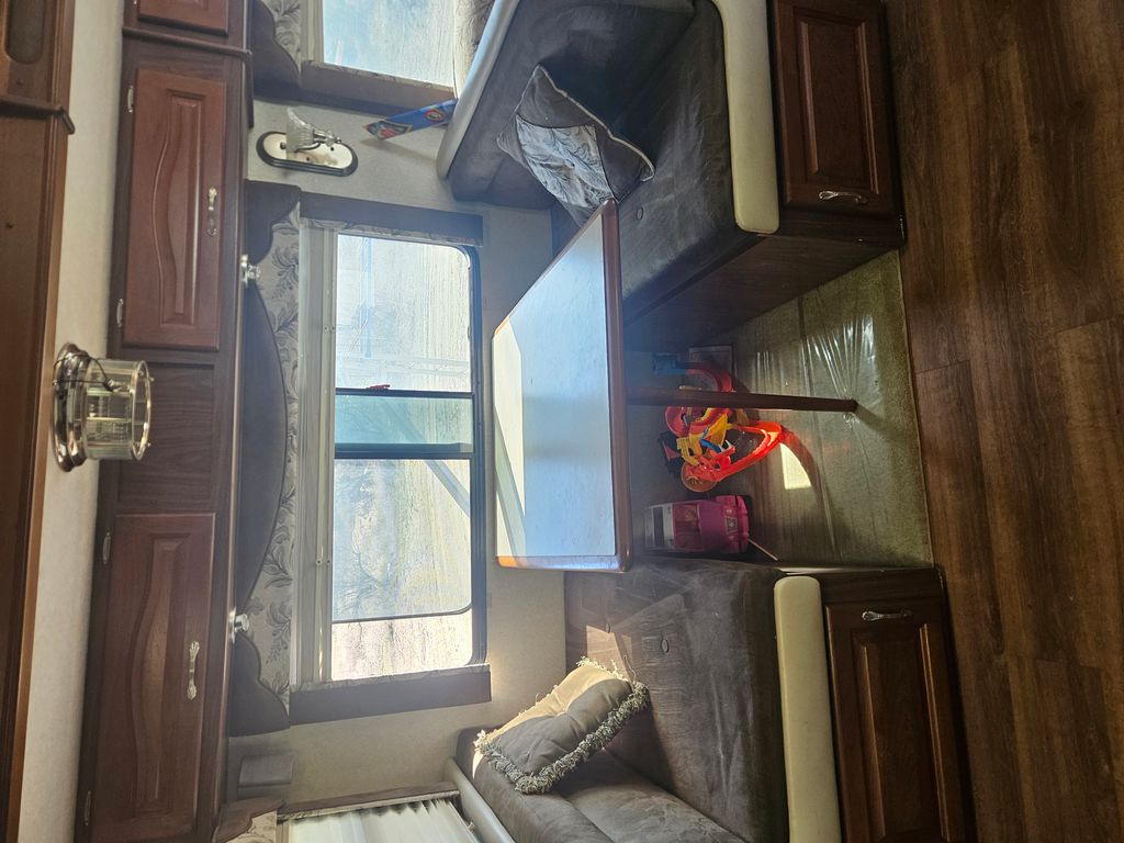 2004 National RV Dolphin 6342LX - National Vehicle