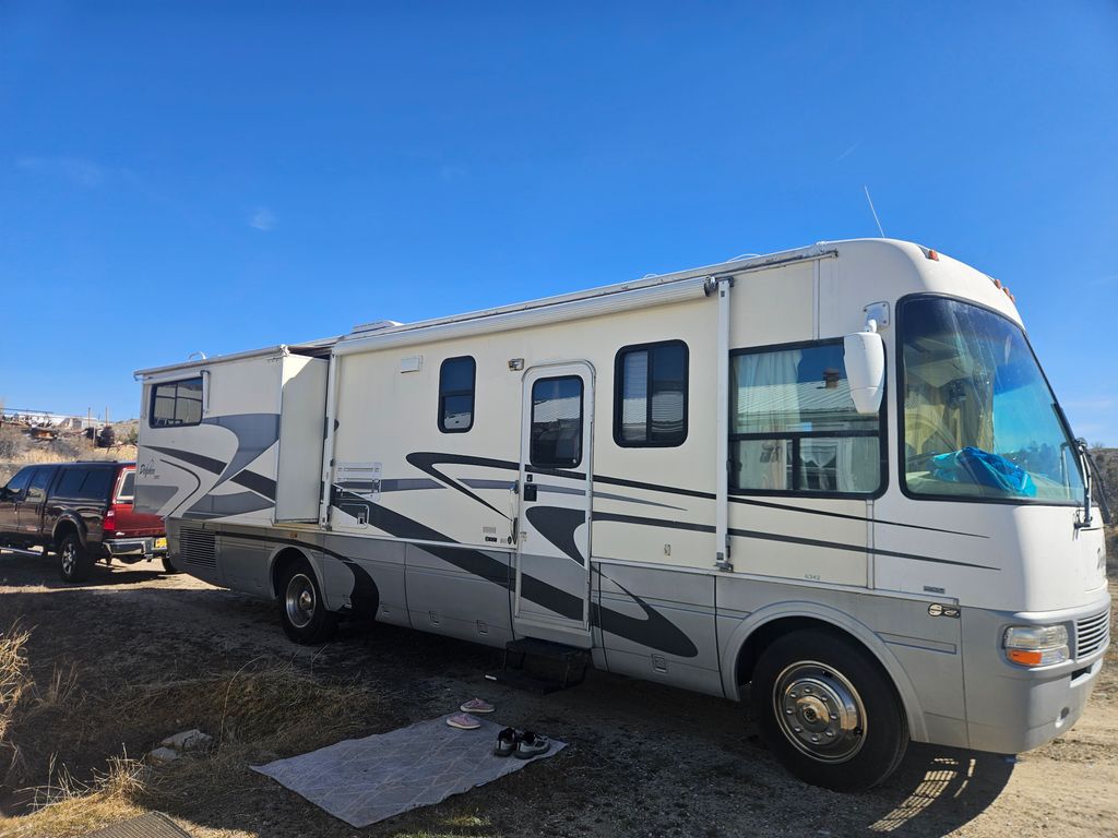 2004 National RV Dolphin 6342LX - National Vehicle