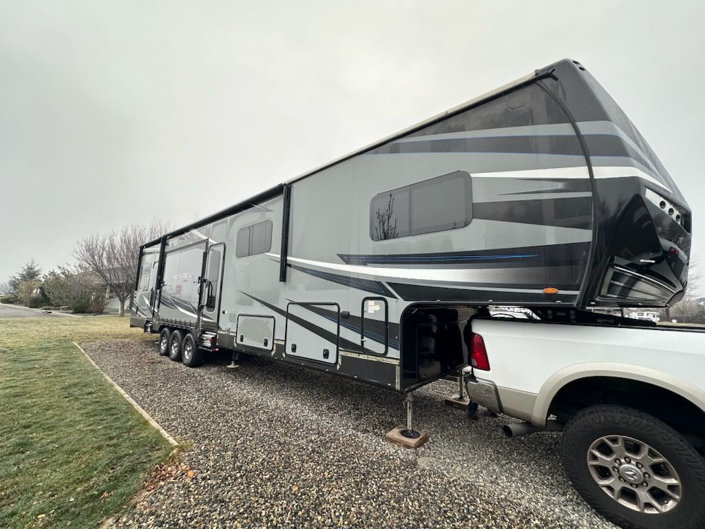 2018 Jayco Seismic 4113 - National Vehicle