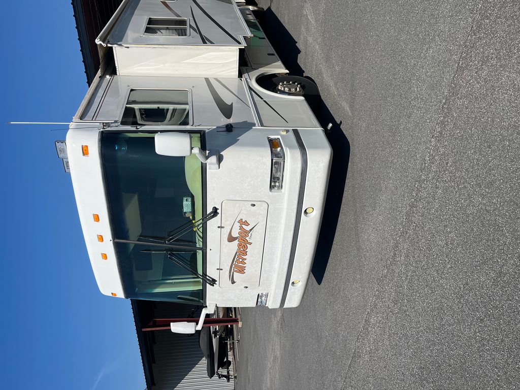 メジャー 2000 Damon Escaper 3980 - National Vehicle