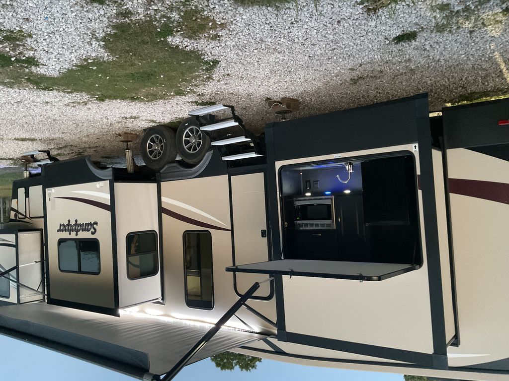 2020 Forest River Sandpiper 38FKOK - National Vehicle