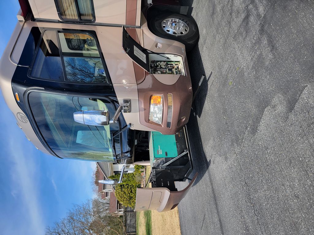 2005 Monaco Signature Commander IV - National Vehicle