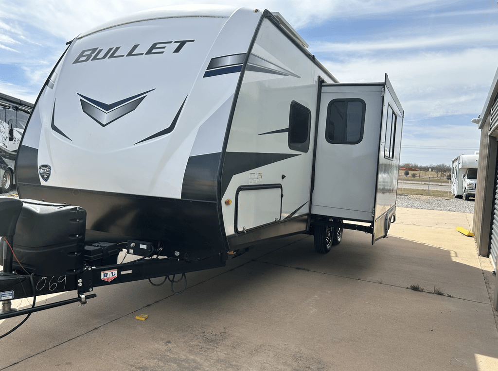 2022 Keystone Bullet Ultra Lite 221RBS - National Vehicle