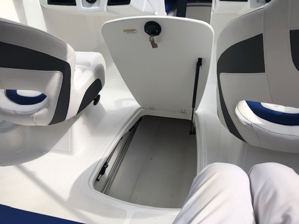 2024 Tahoe 185 S - National Vehicle
