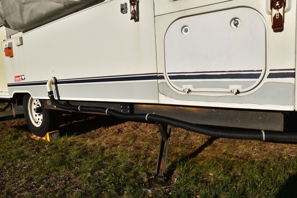 にに 2003 Coleman Bayside Grand Tour Elite - National Vehicle