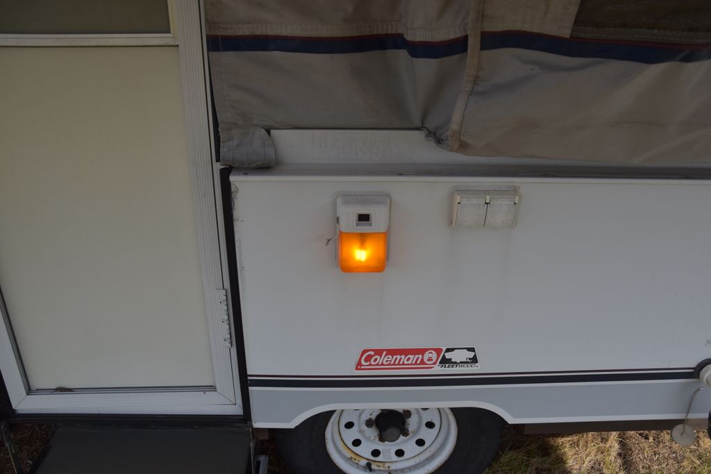 にに 2003 Coleman Bayside Grand Tour Elite - National Vehicle