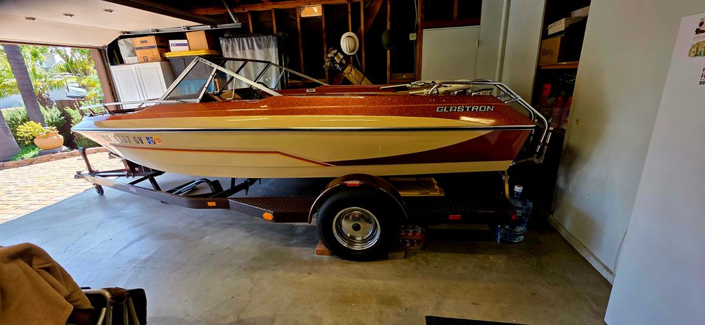 1981 Glastron 18 - National Vehicle