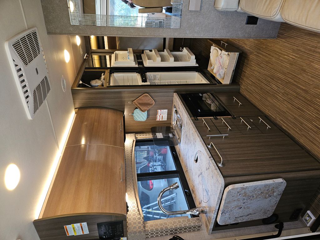 2018 Thor Motor Coach Axis 25.2 - National Vehicle