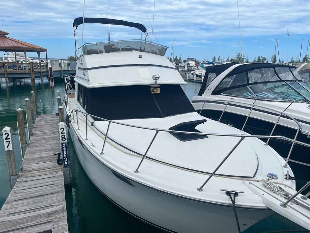 Used 1983 Carver 3207 Aft Cabin, 49629 Elk Rapids - Boat Trader