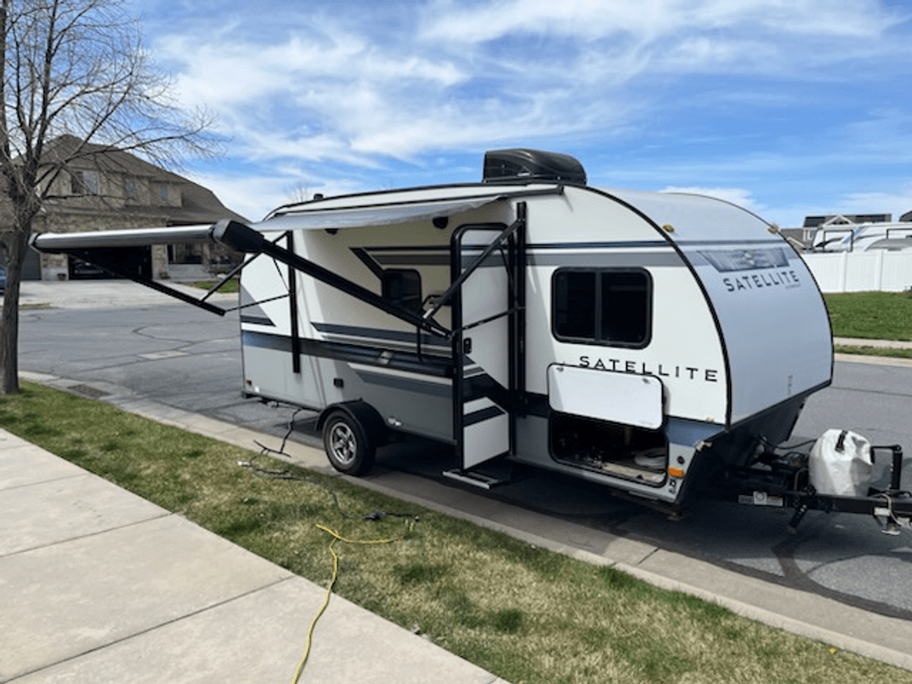 2019 Starcraft Satellite 18MK - National Vehicle