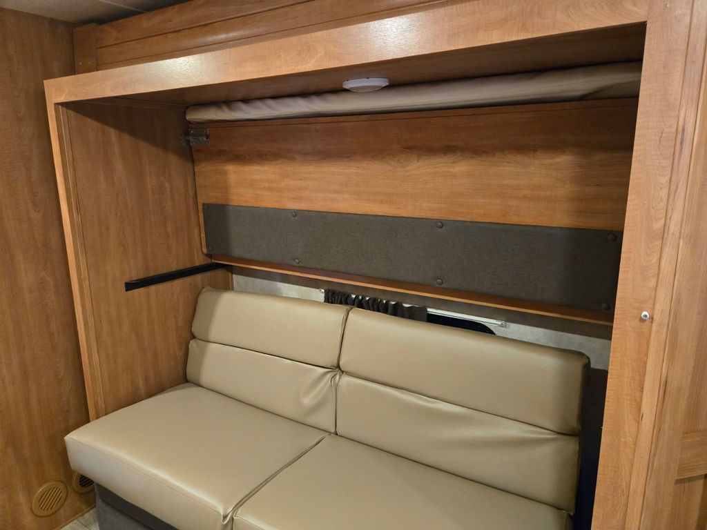 2019 NeXus Phantom 32P - National Vehicle