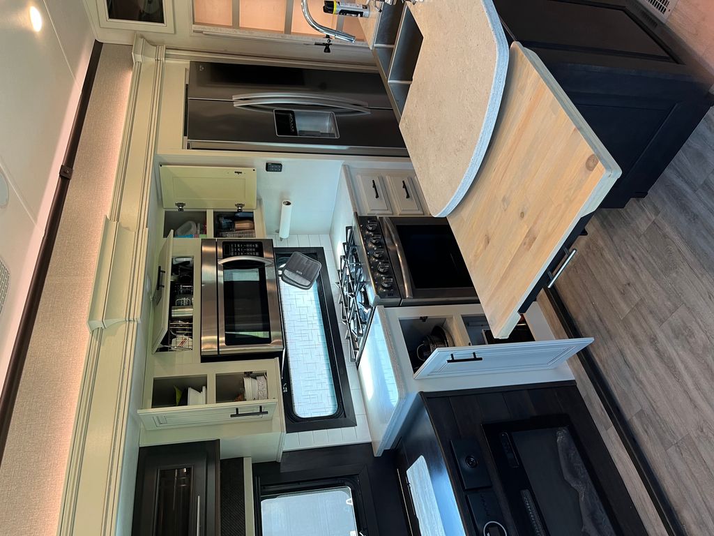 2021 Jayco Pinnacle 36FBTS - National Vehicle