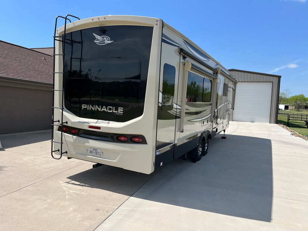 221様 2021 Jayco Pinnacle 36FBTS - National Vehicle
