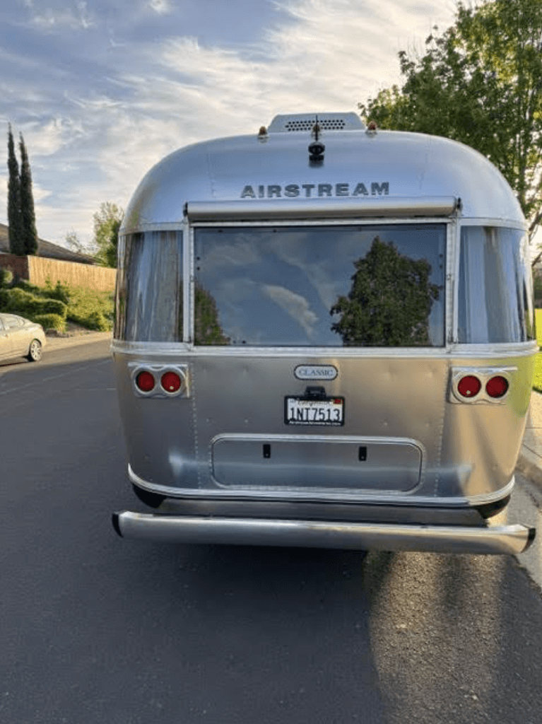 2021 Airstream Classic 30RB Twin - National Vehicle