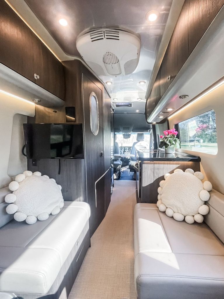 2021 Airstream Interstate Grand Tour EXT 4x4 - National Vehicle