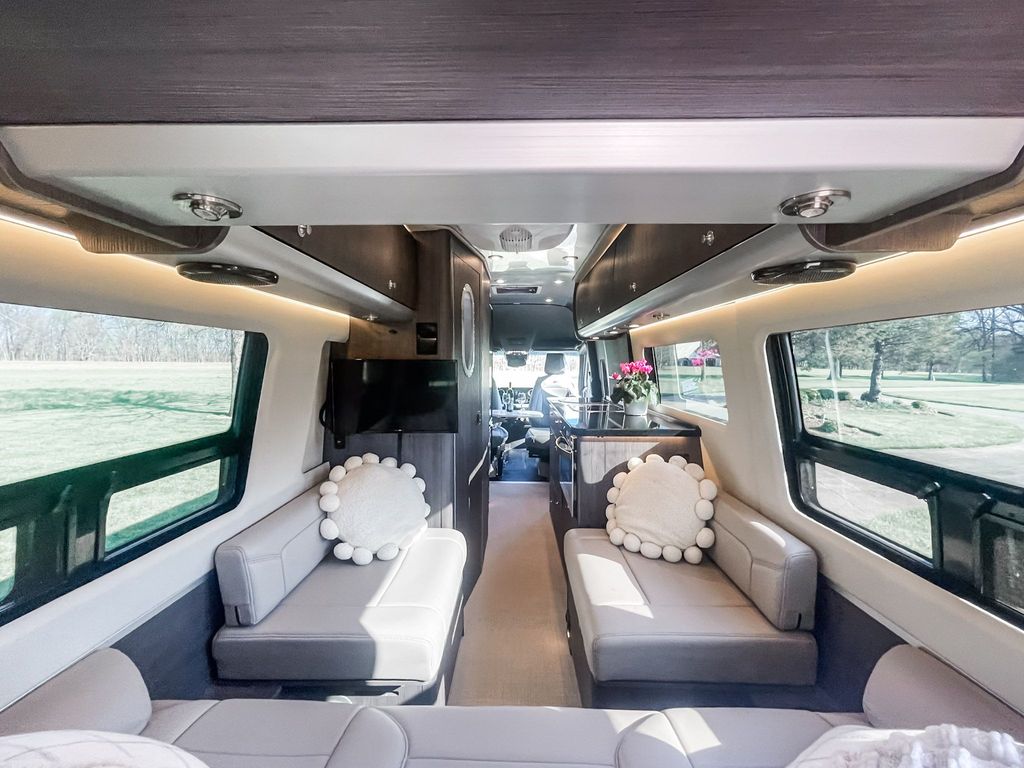 2021 Airstream Interstate Grand Tour EXT 4x4 - National Vehicle